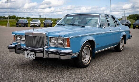 Image of Lincoln Versailles